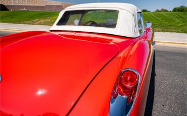 Chevrolet-Corvette-1957-Venetian-Red-Polo-White-Red-56