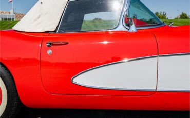 Chevrolet-Corvette-1957-Venetian-Red-Polo-White-Red-6