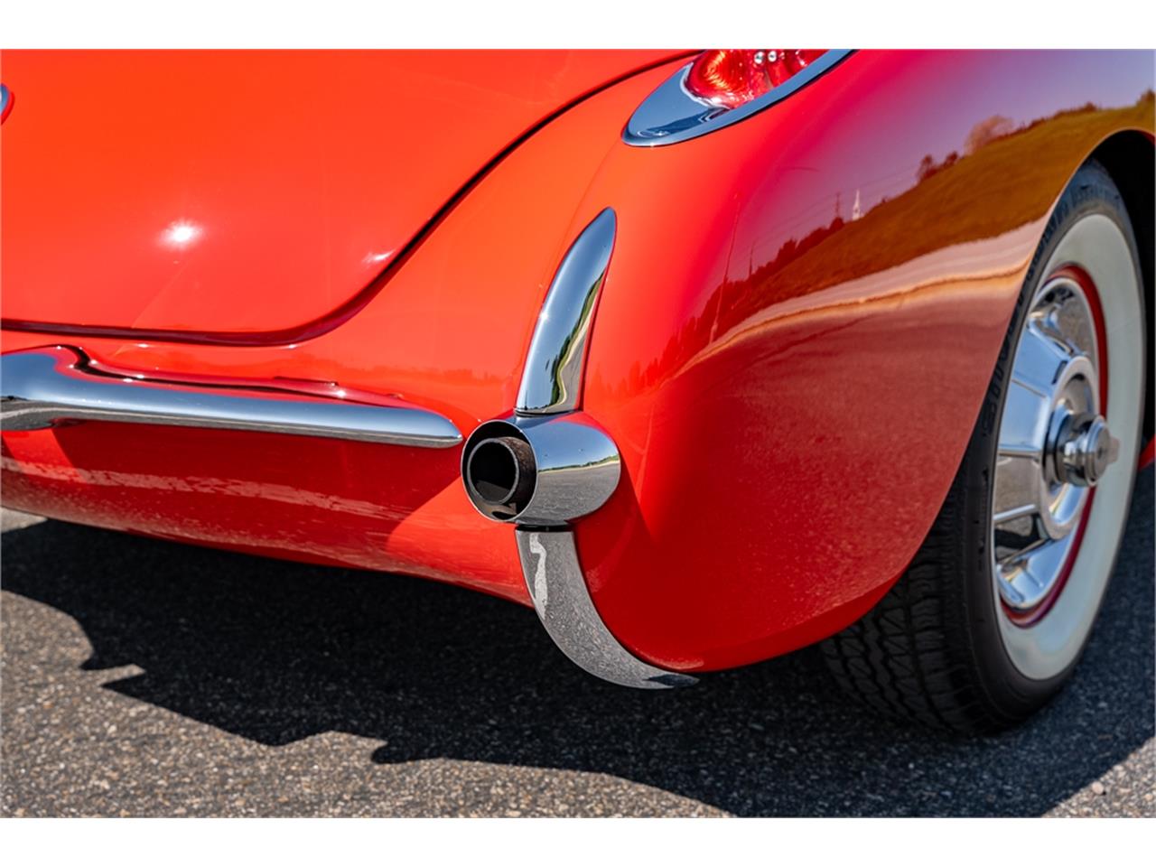 Chevrolet-Corvette-1957-Venetian-Red-Polo-White-Red-60