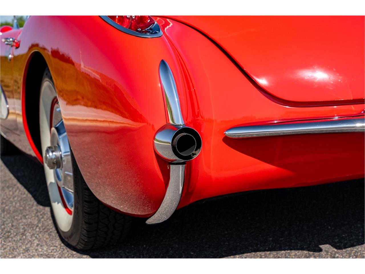 Chevrolet-Corvette-1957-Venetian-Red-Polo-White-Red-61