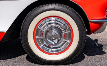 Chevrolet-Corvette-1957-Venetian-Red-Polo-White-Red-65