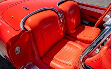 Chevrolet-Corvette-1957-Venetian-Red-Polo-White-Red-72