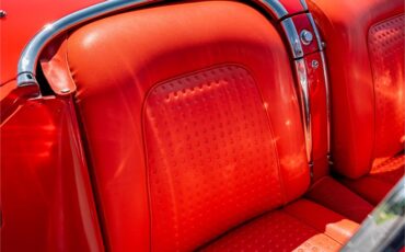 Chevrolet-Corvette-1957-Venetian-Red-Polo-White-Red-73