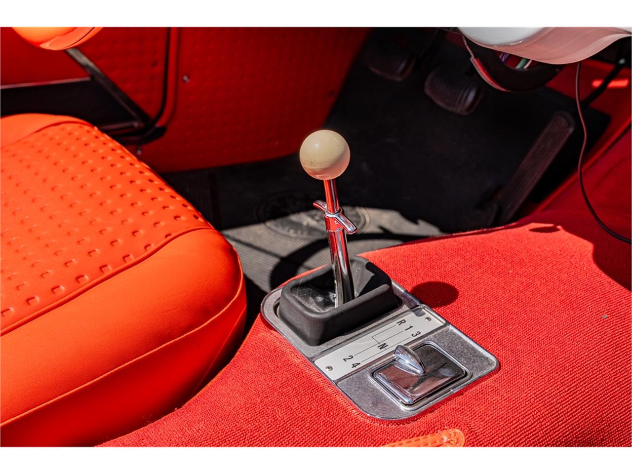 Chevrolet-Corvette-1957-Venetian-Red-Polo-White-Red-79