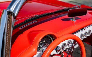 Chevrolet-Corvette-1957-Venetian-Red-Polo-White-Red-80