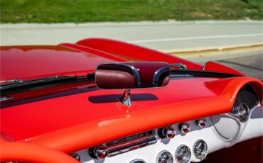 Chevrolet-Corvette-1957-Venetian-Red-Polo-White-Red-83