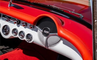 Chevrolet-Corvette-1957-Venetian-Red-Polo-White-Red-84