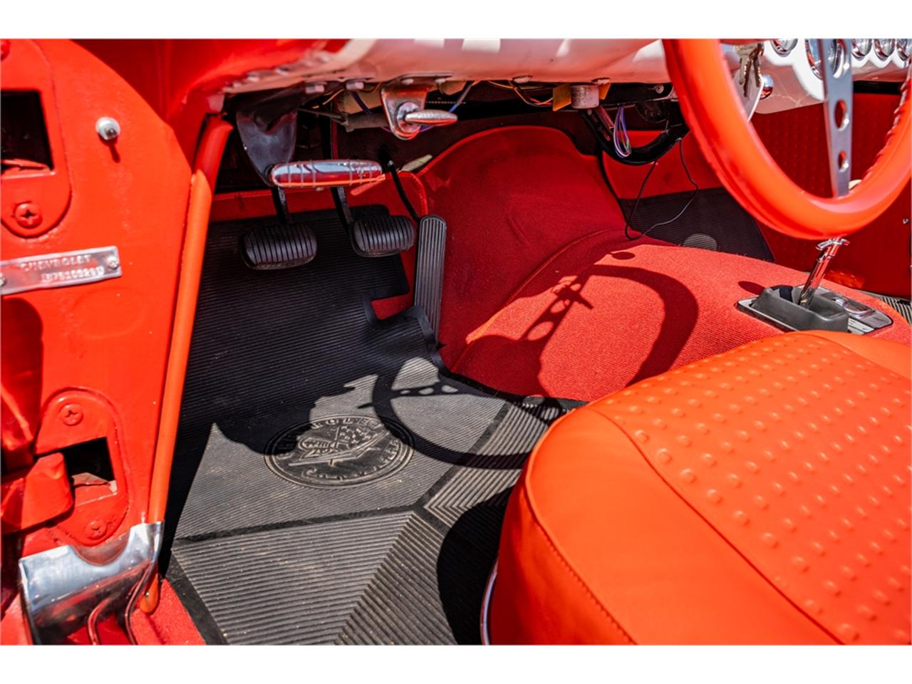 Chevrolet-Corvette-1957-Venetian-Red-Polo-White-Red-85