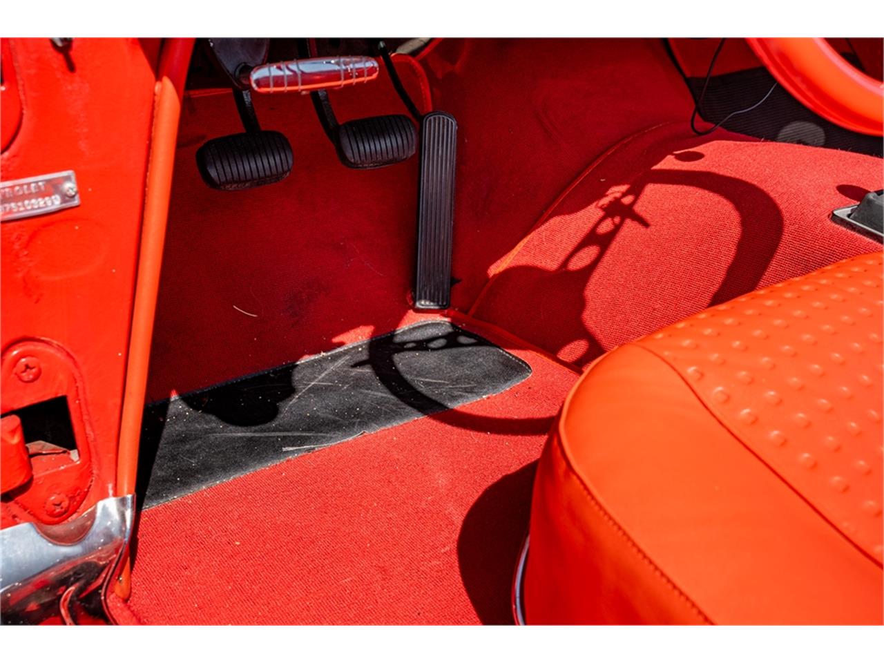 Chevrolet-Corvette-1957-Venetian-Red-Polo-White-Red-86