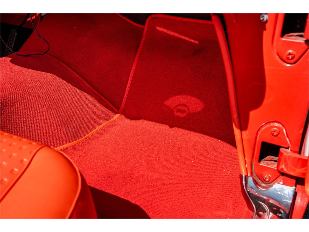 Chevrolet-Corvette-1957-Venetian-Red-Polo-White-Red-89