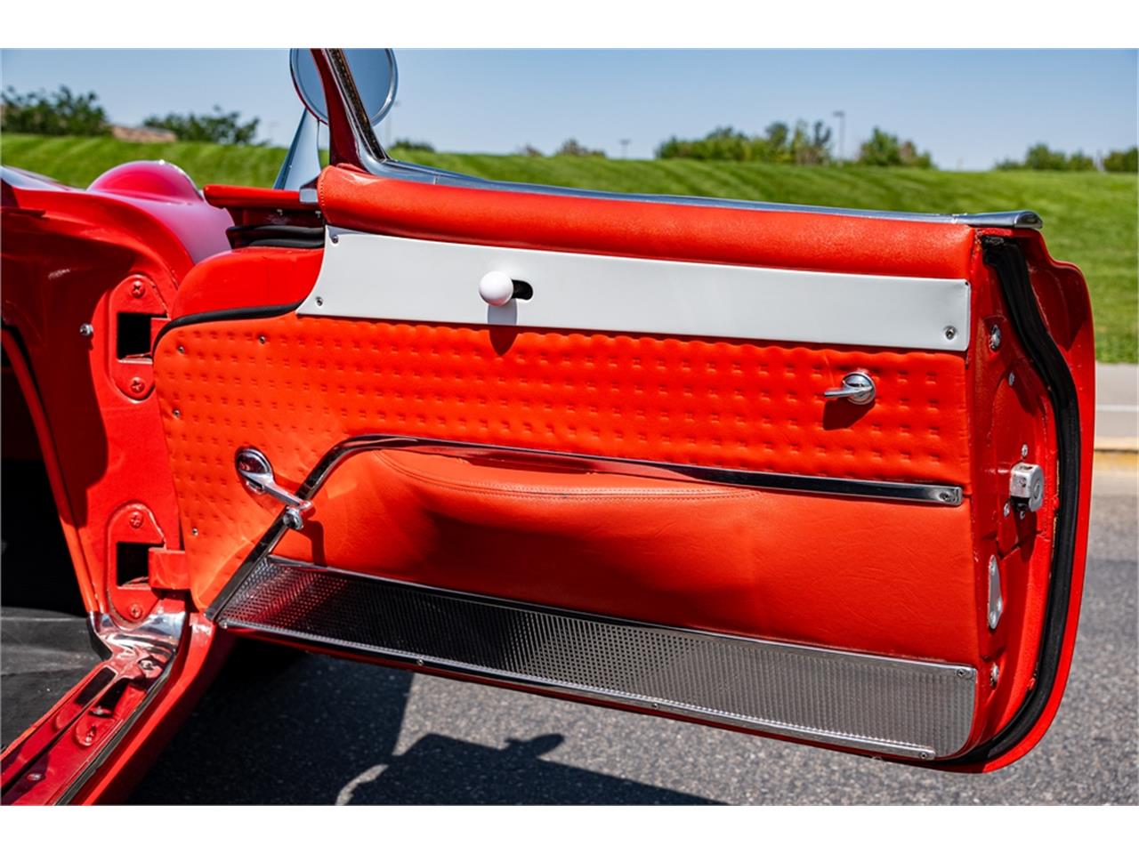 Chevrolet-Corvette-1957-Venetian-Red-Polo-White-Red-91