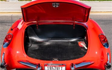 Chevrolet-Corvette-1957-Venetian-Red-Polo-White-Red-93