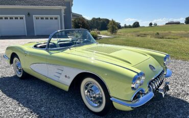 Chevrolet-Corvette-1958-Panama-yellow-Black-3