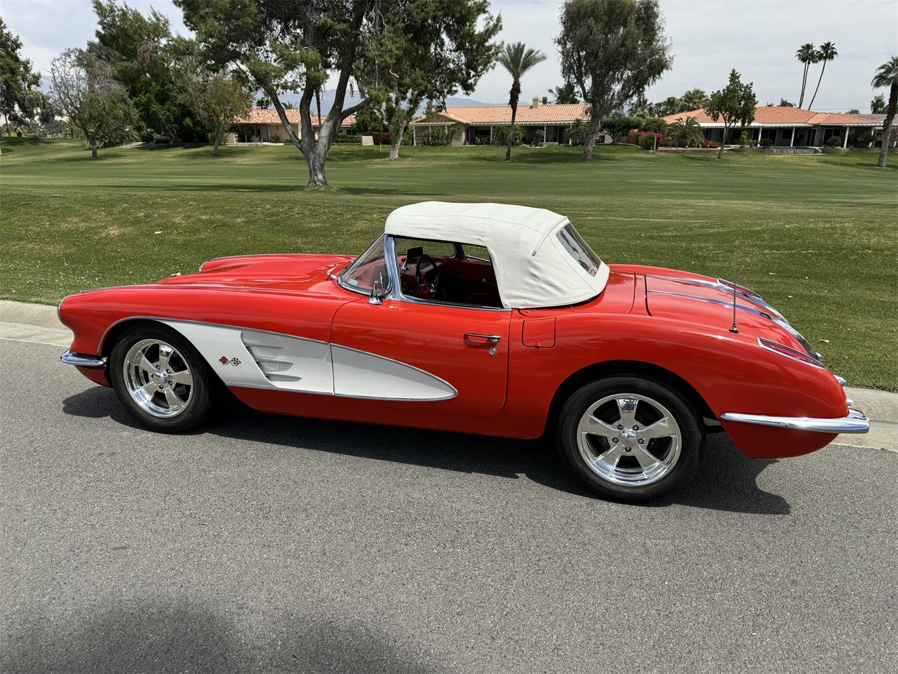 Chevrolet-Corvette-1958-Signet-Red-Red-10