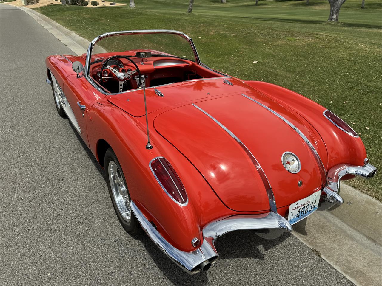 Chevrolet-Corvette-1958-Signet-Red-Red-21