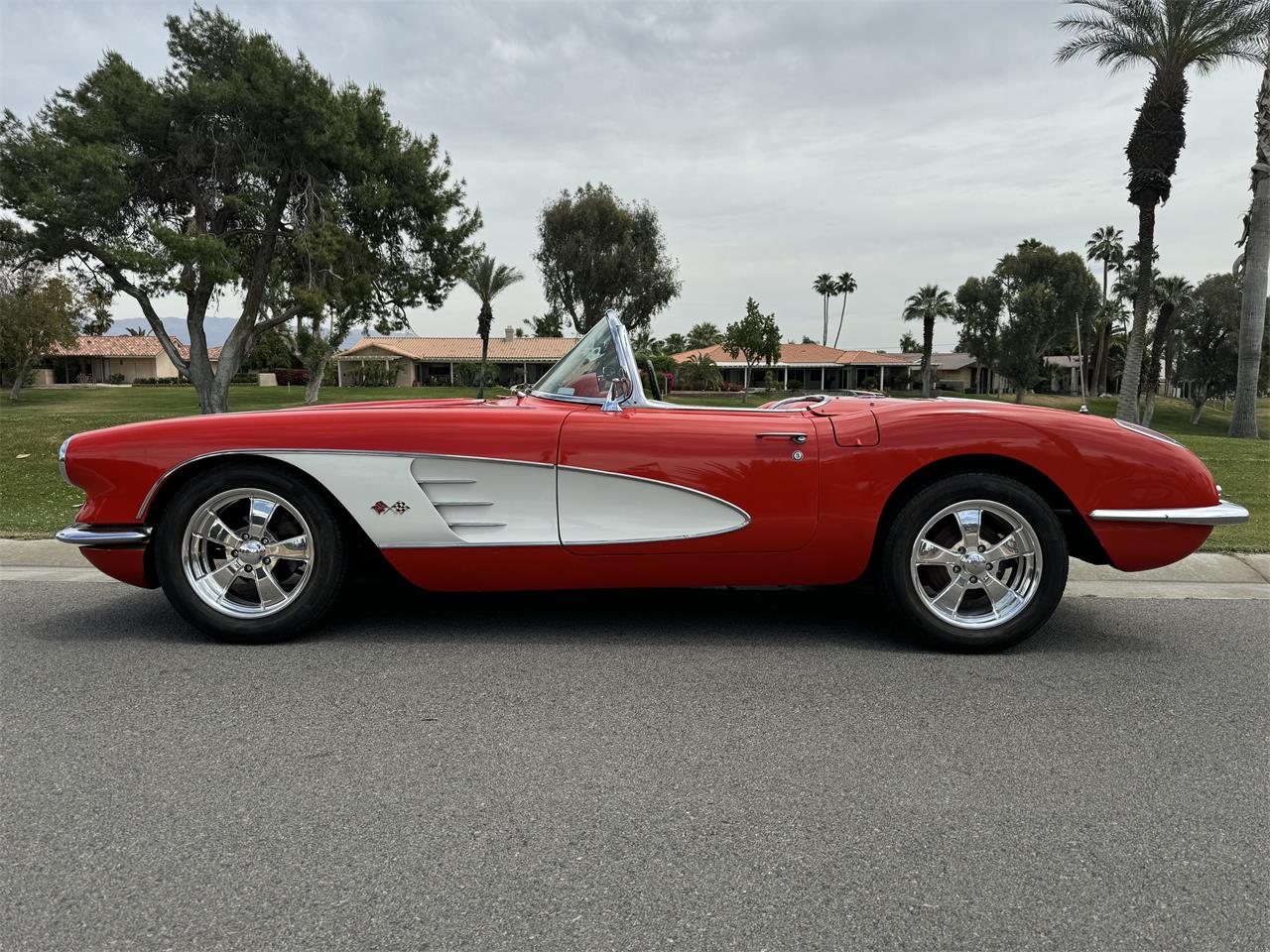 Chevrolet-Corvette-1958-Signet-Red-Red-3
