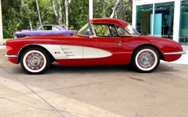 Chevrolet-Corvette-1959-Convertible-17