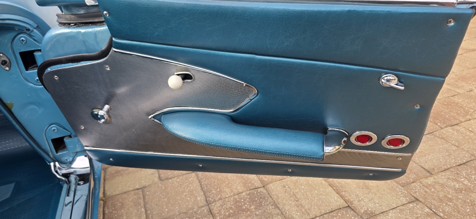 Chevrolet-Corvette-1959-Convertible-25