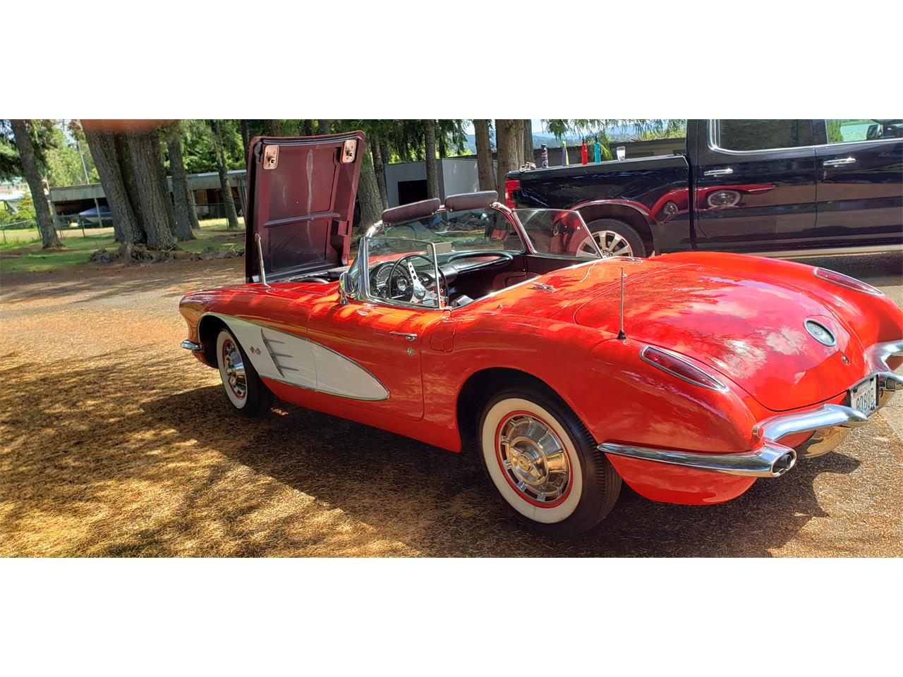 Chevrolet-Corvette-1959-Roman-Red-and-white-black-and-red-2