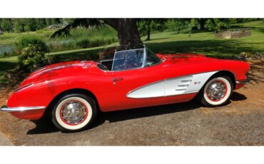 Chevrolet-Corvette-1959-Roman-Red-and-white-black-and-red-4