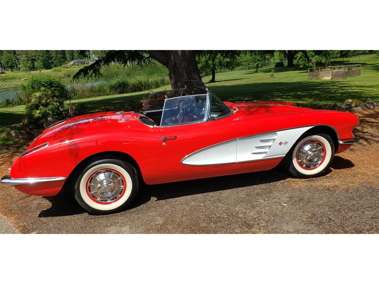 Chevrolet-Corvette-1959-Roman-Red-and-white-black-and-red-4