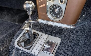 Chevrolet-Corvette-1960-Beige-Black-11