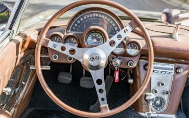 Chevrolet-Corvette-1960-Beige-Black-24