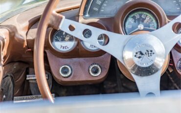 Chevrolet-Corvette-1960-Beige-Black-29