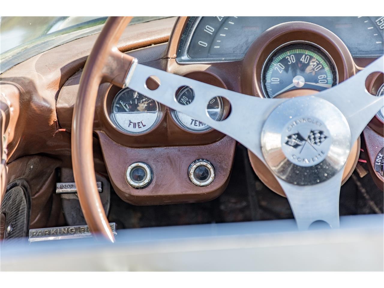 Chevrolet-Corvette-1960-Beige-Black-29