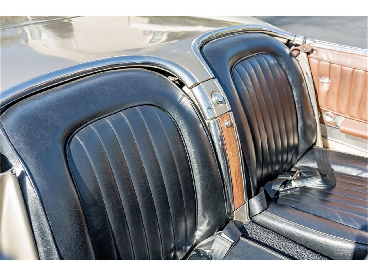 Chevrolet-Corvette-1960-Beige-Black-49
