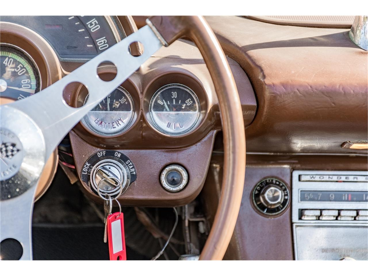 Chevrolet-Corvette-1960-Beige-Black-58