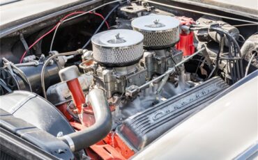 Chevrolet-Corvette-1960-Beige-Black-71