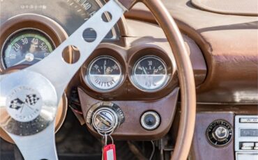 Chevrolet-Corvette-1960-Beige-Black-72