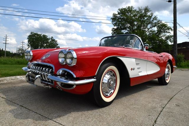 Chevrolet-Corvette-1960-Convertible-10