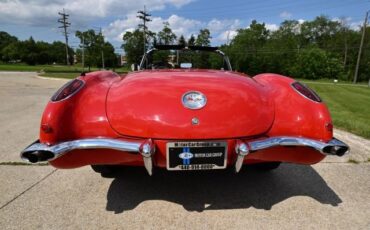Chevrolet-Corvette-1960-Convertible-12