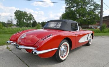Chevrolet-Corvette-1960-Convertible-14