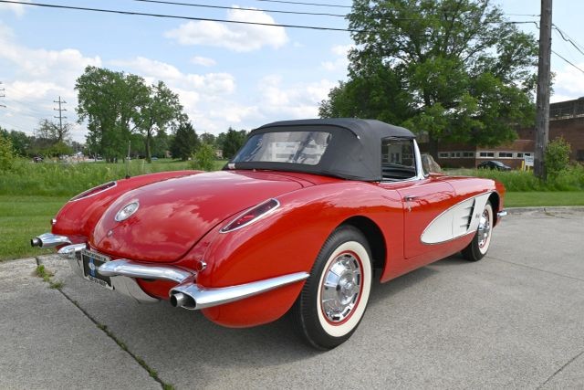 Chevrolet-Corvette-1960-Convertible-14