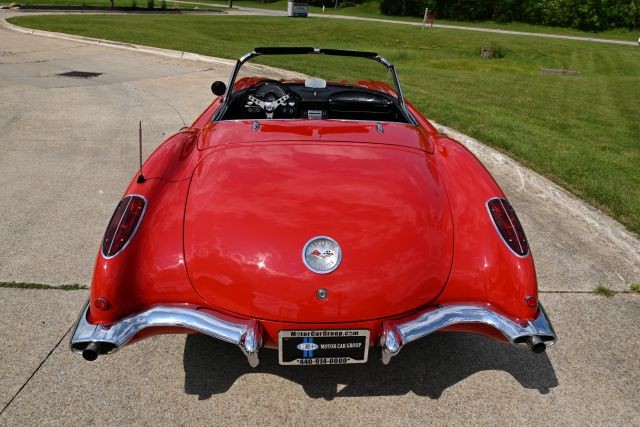 Chevrolet-Corvette-1960-Convertible-15