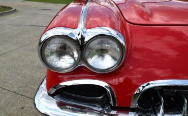 Chevrolet-Corvette-1960-Convertible-23