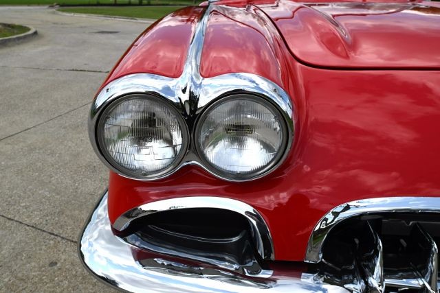 Chevrolet-Corvette-1960-Convertible-23