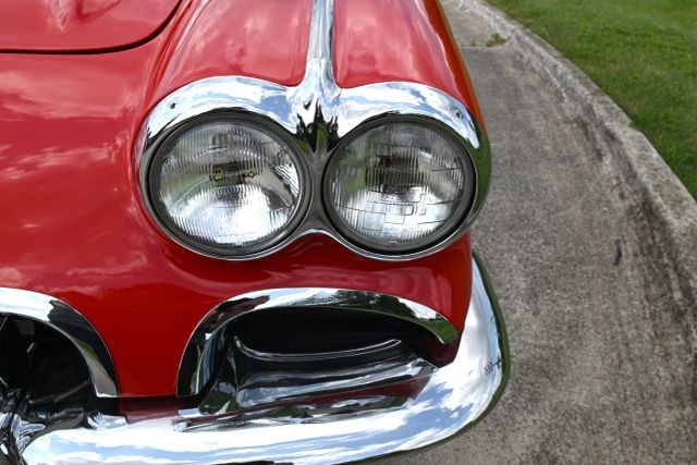 Chevrolet-Corvette-1960-Convertible-24