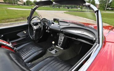 Chevrolet-Corvette-1960-Convertible-33