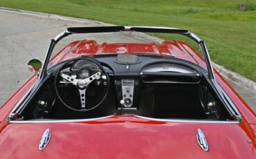Chevrolet-Corvette-1960-Convertible-37