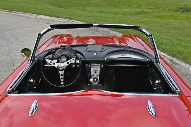 Chevrolet-Corvette-1960-Convertible-37