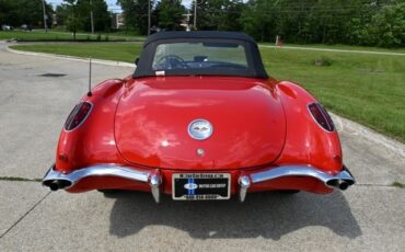 Chevrolet-Corvette-1960-Convertible-4