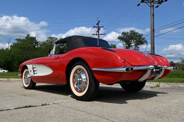 Chevrolet-Corvette-1960-Convertible-6