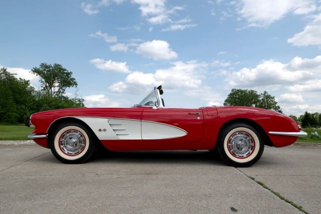 Chevrolet-Corvette-1960-Convertible