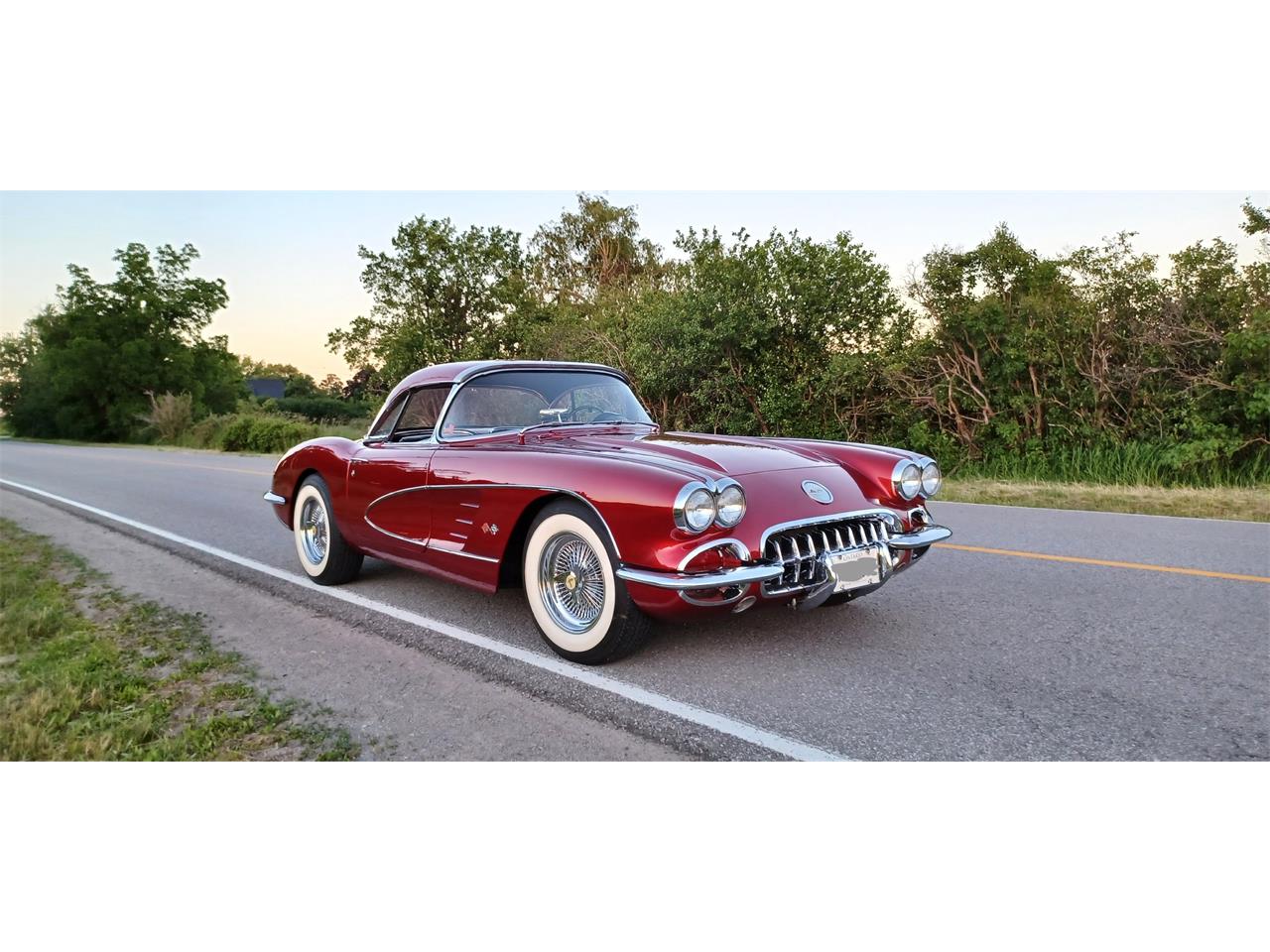 Chevrolet-Corvette-1960-Red-Black-2