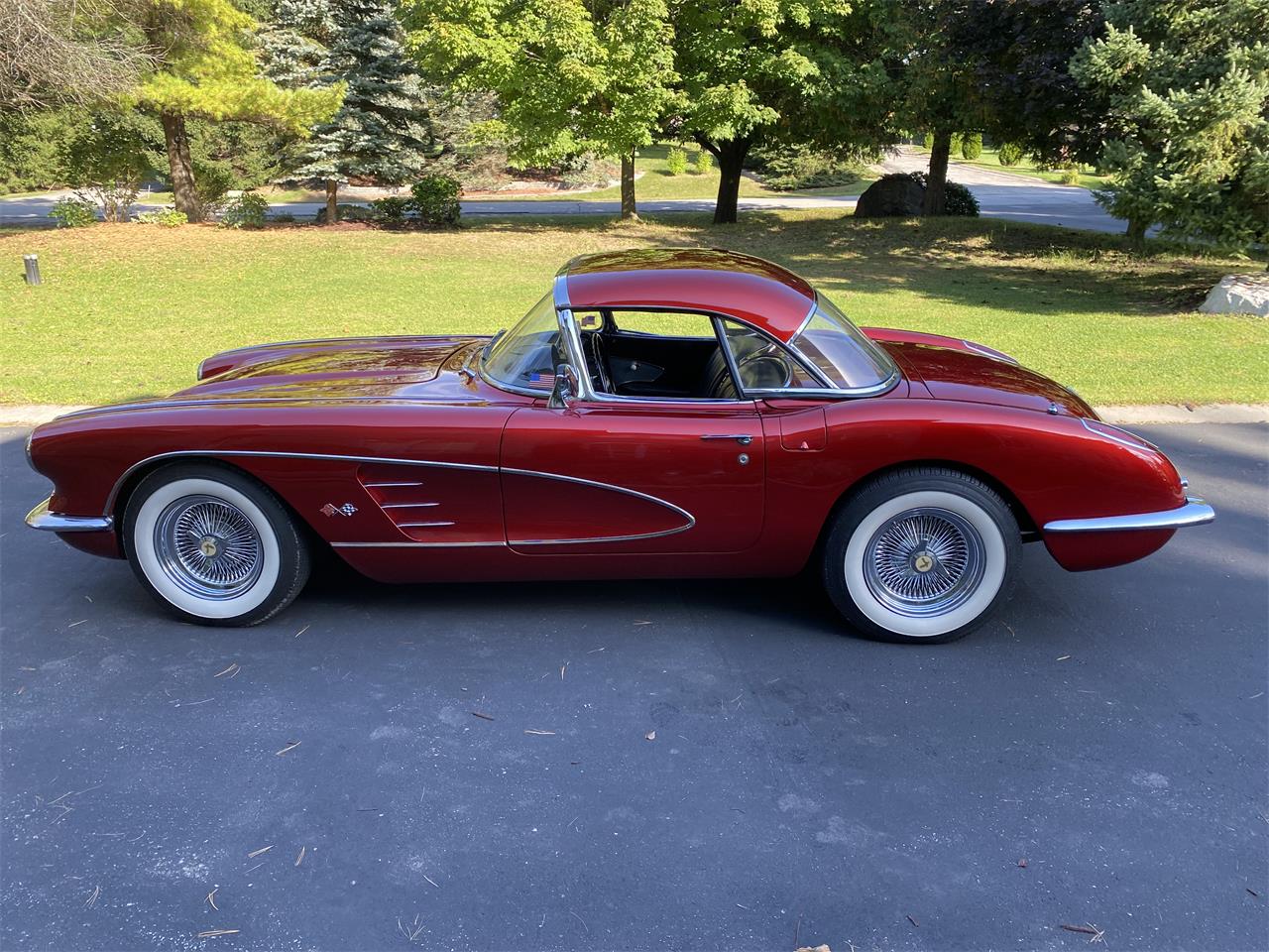 Chevrolet-Corvette-1960-Red-Black-4