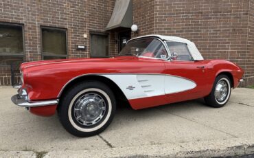Chevrolet-Corvette-1961-1